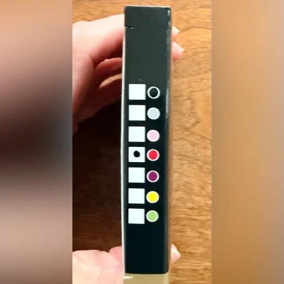 Chanel RED Miroir Double Facettes Double Mirror 
Mirror Duo

NEW in Box. - Picture 5 of 10